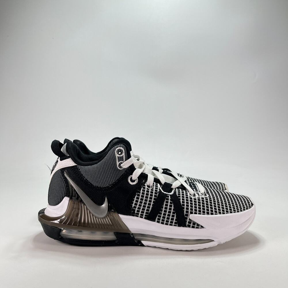 Nike LeBron Witness 7 White Black Basketball Shoes DM1123-100 Men's Size 9.5